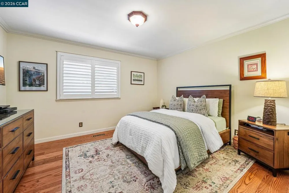 340 Donald Dr Moraga, CA 94556