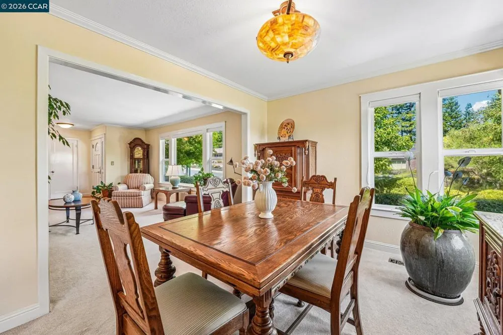 340 Donald Dr Moraga, CA 94556