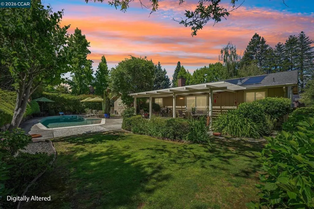 340 Donald Dr Moraga, CA 94556