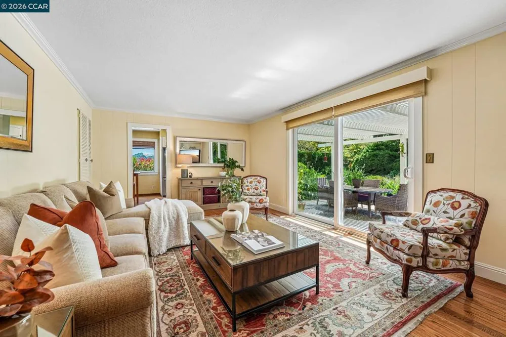 340 Donald Dr Moraga, CA 94556