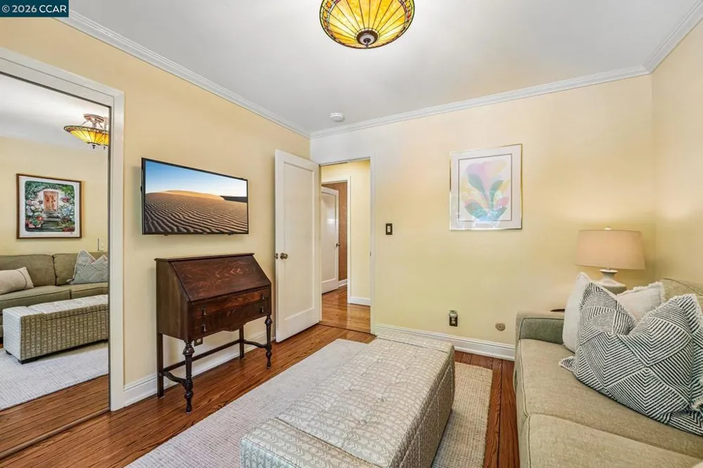 340 Donald Dr Moraga, CA 94556