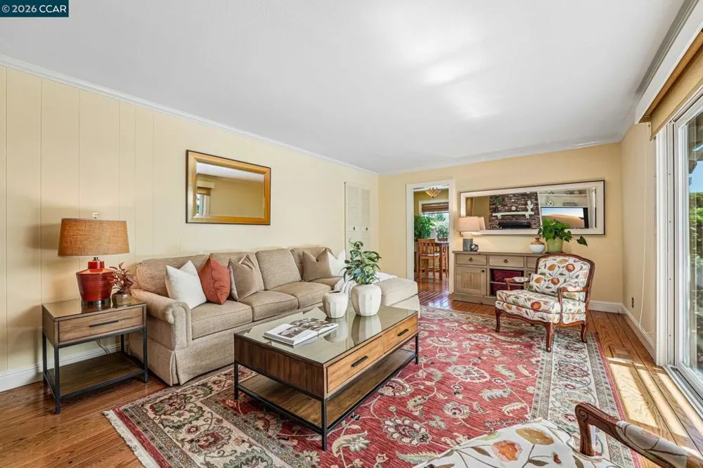 340 Donald Dr Moraga, CA 94556