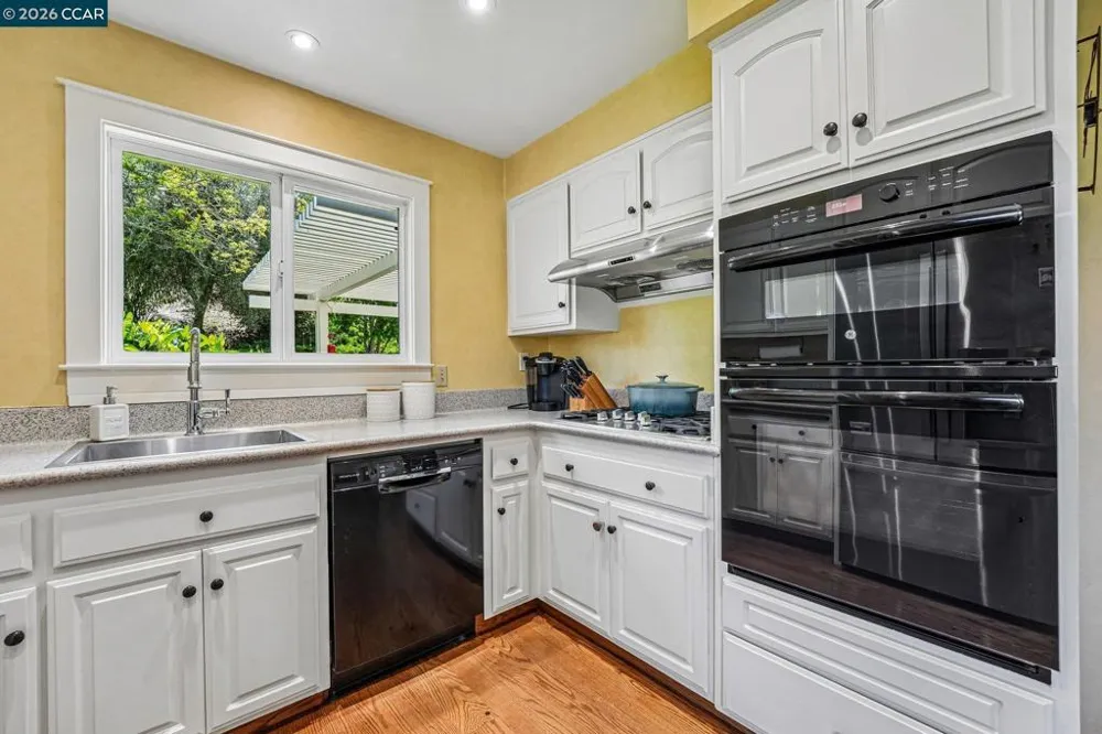 340 Donald Dr Moraga, CA 94556
