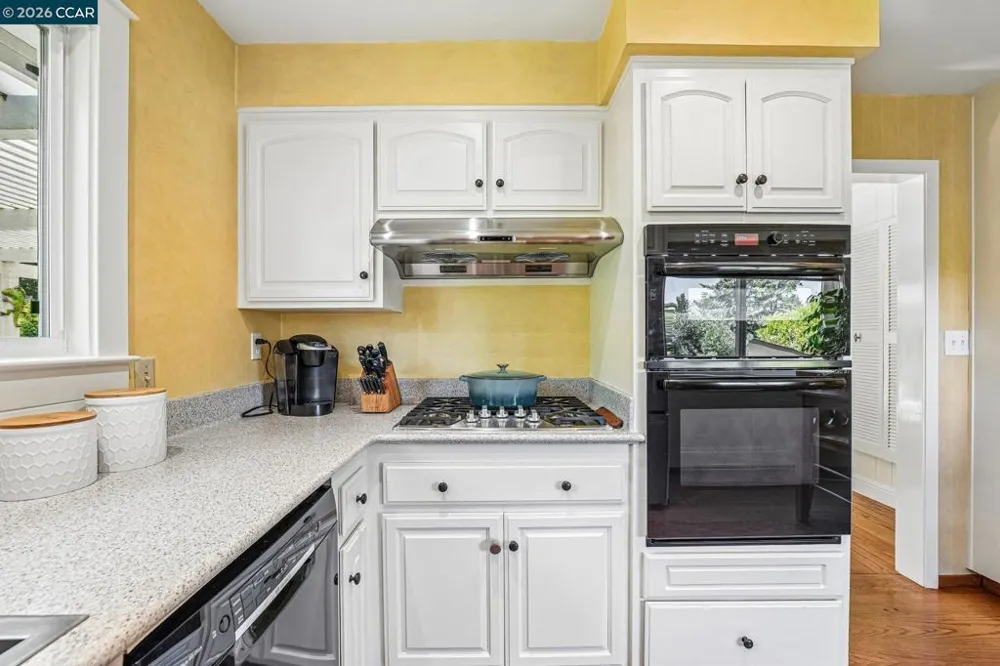340 Donald Dr Moraga, CA 94556