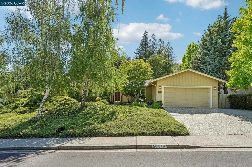340 Donald Dr Moraga, CA 94556