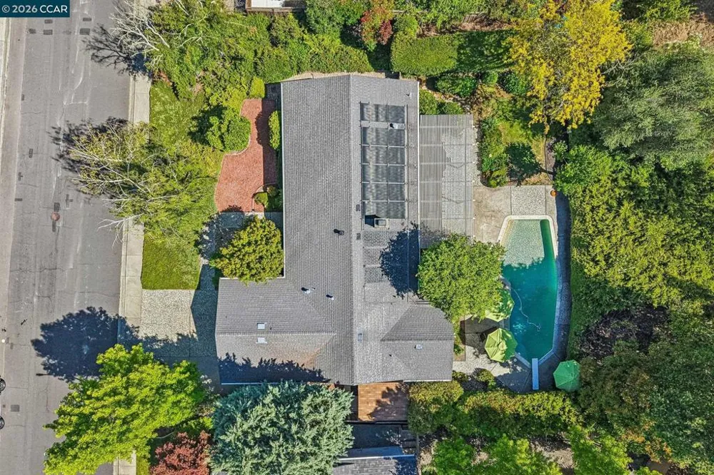 340 Donald Dr Moraga, CA 94556