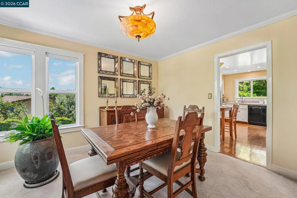 340 Donald Dr Moraga, CA 94556
