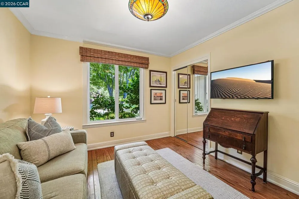 340 Donald Dr Moraga, CA 94556