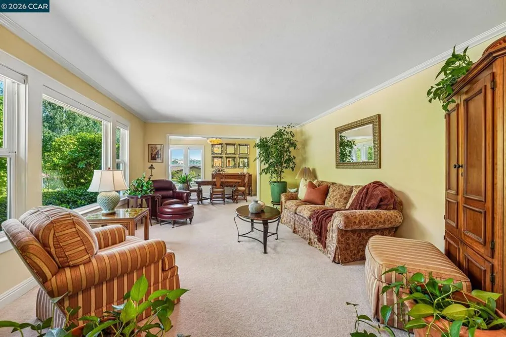 340 Donald Dr Moraga, CA 94556