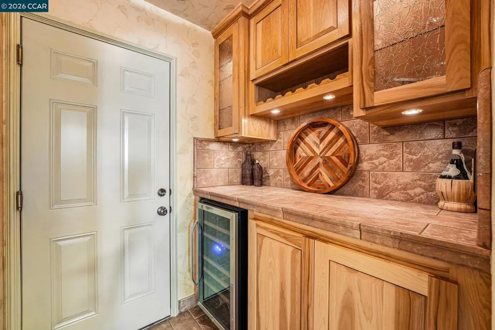 340 Donald Dr Moraga, CA 94556