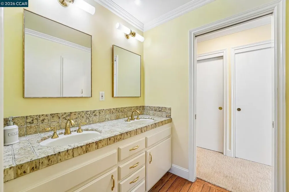 340 Donald Dr Moraga, CA 94556