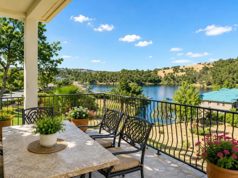 33 Aurora Lane Copperopolis, CA 95228