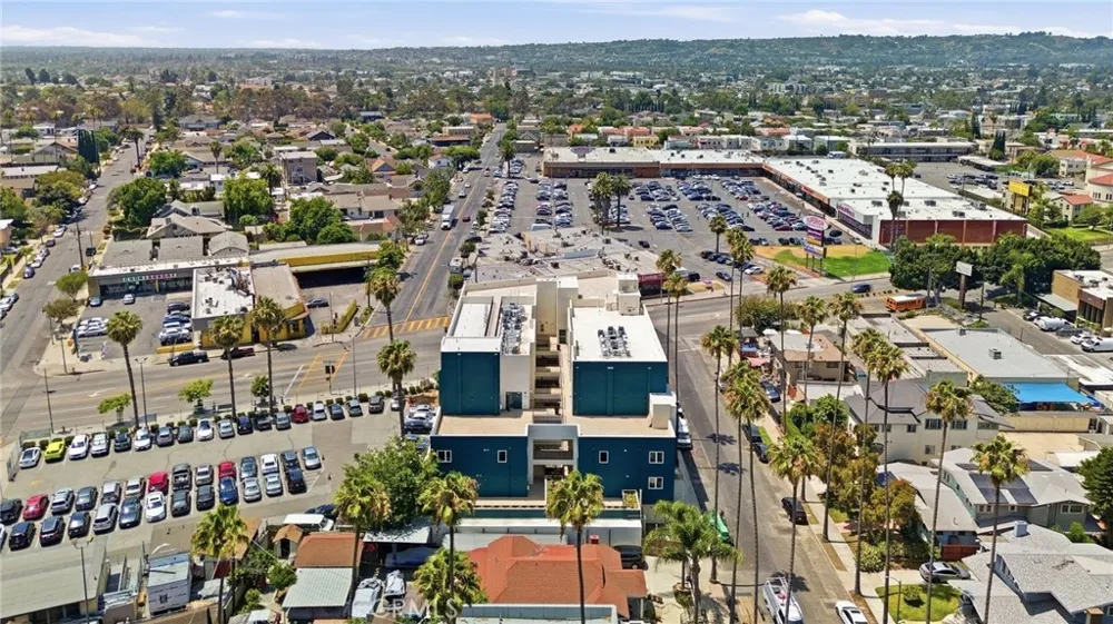 1818 S Norton Avenue #304 Los Angeles, CA 90018