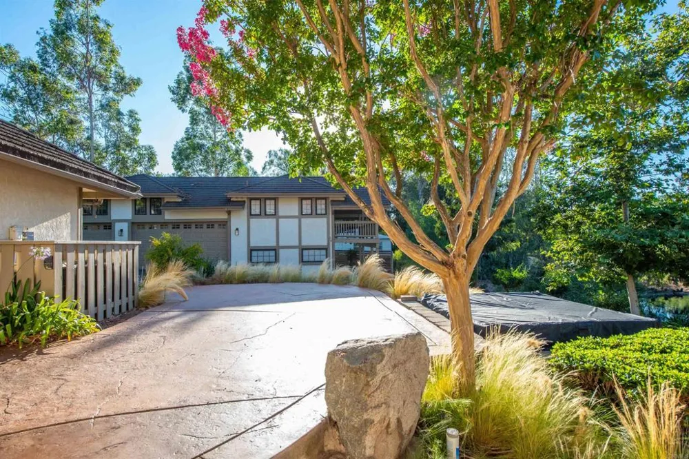 2730 Mountain View Drive Escondido, CA 92027