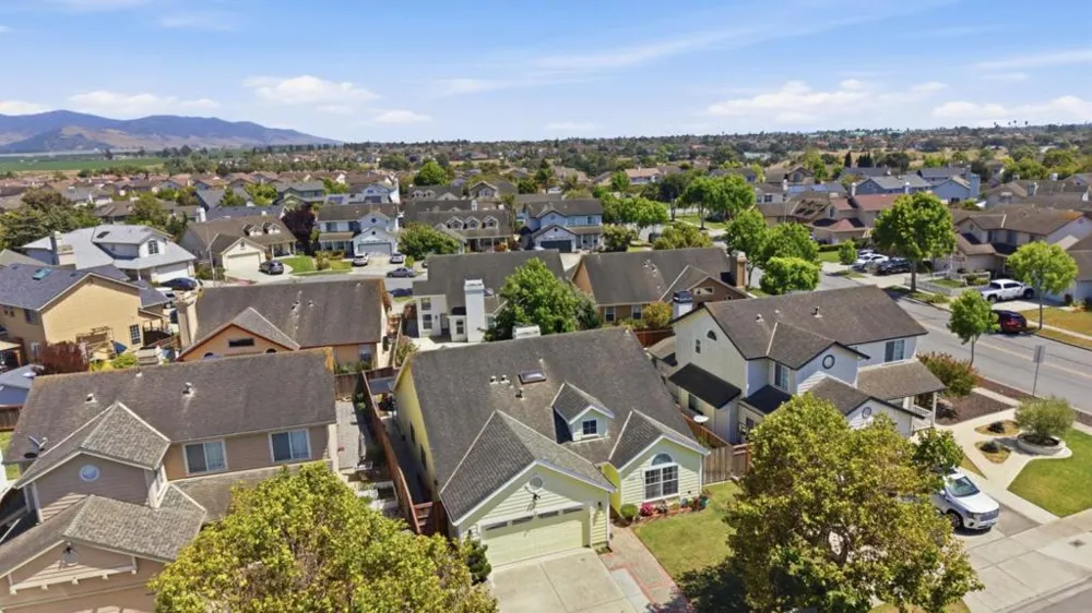 1774 Declaration Street Salinas, CA 93906