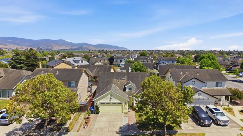 1774 Declaration Street Salinas, CA 93906