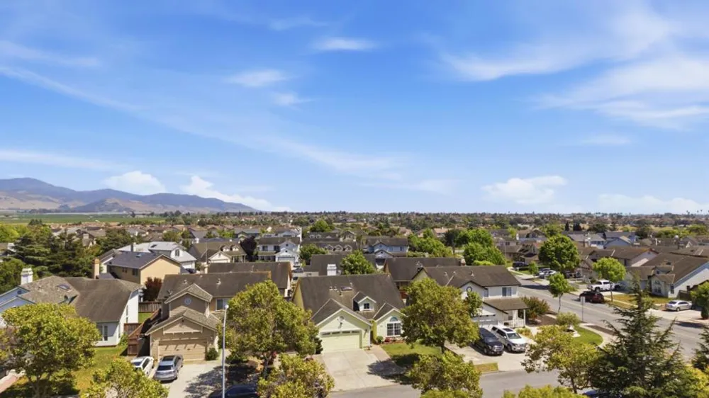 1774 Declaration Street Salinas, CA 93906