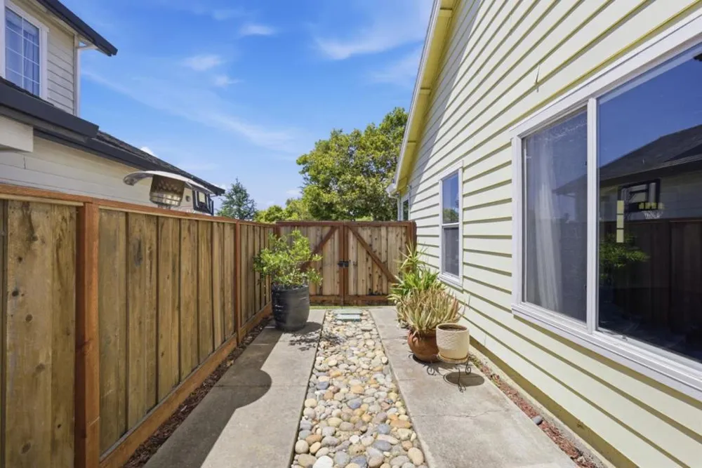 1774 Declaration Street Salinas, CA 93906