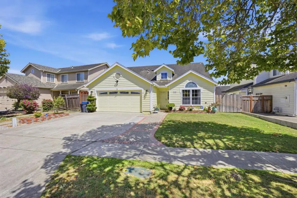 1774 Declaration Street Salinas, CA 93906