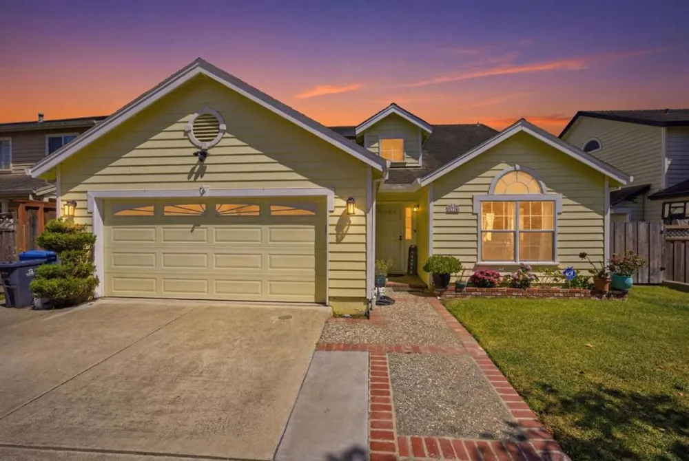 1774 Declaration Street Salinas, CA 93906