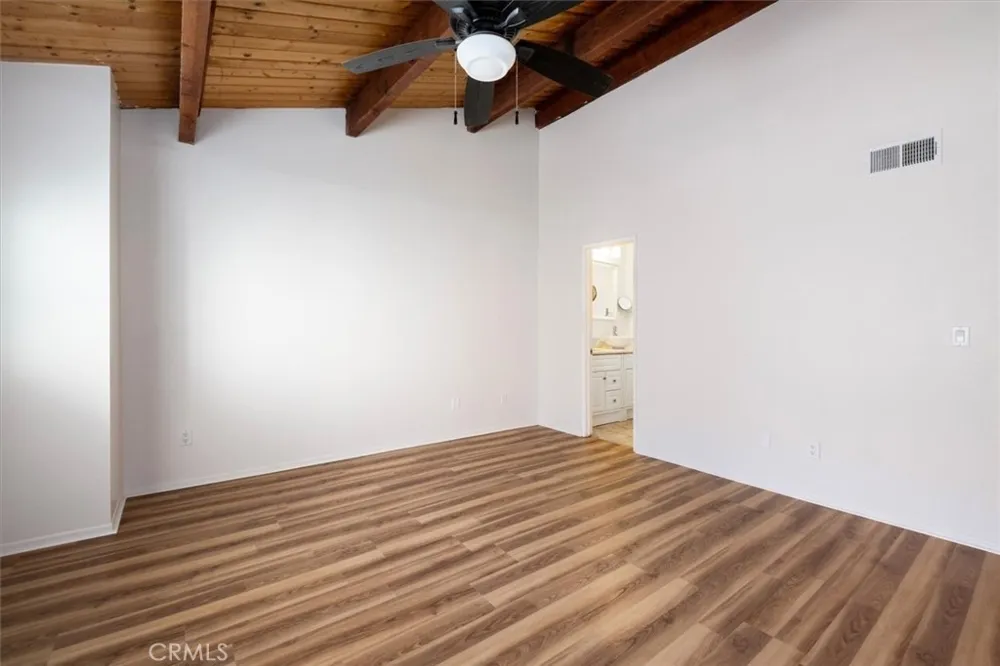 4230 Whitsett Avenue #4 Studio City, CA 91604