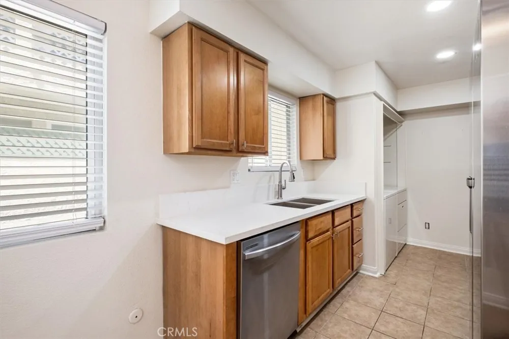 4230 Whitsett Avenue #4 Studio City, CA 91604