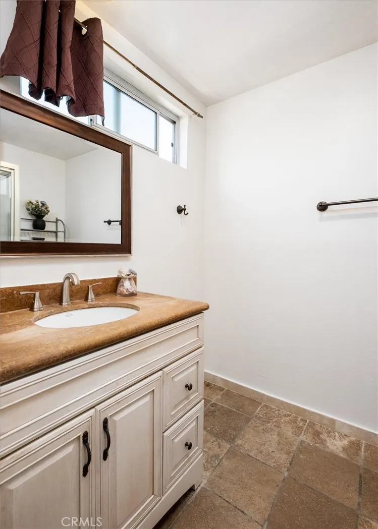 4230 Whitsett Avenue #4 Studio City, CA 91604