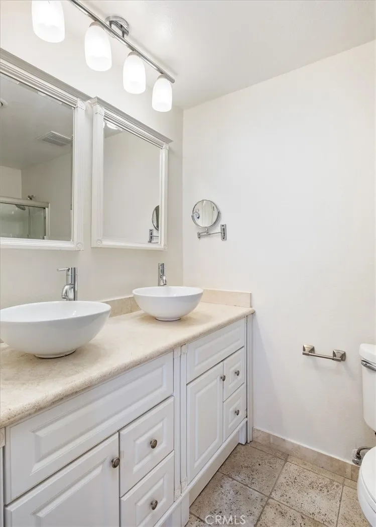 4230 Whitsett Avenue #4 Studio City, CA 91604