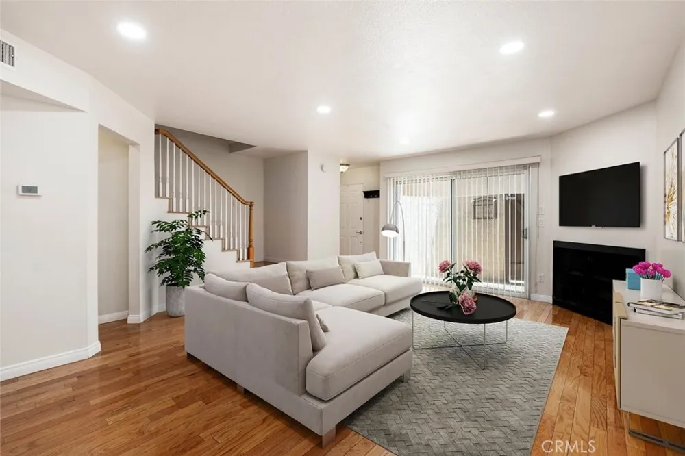 4230 Whitsett Avenue #4 Studio City, CA 91604