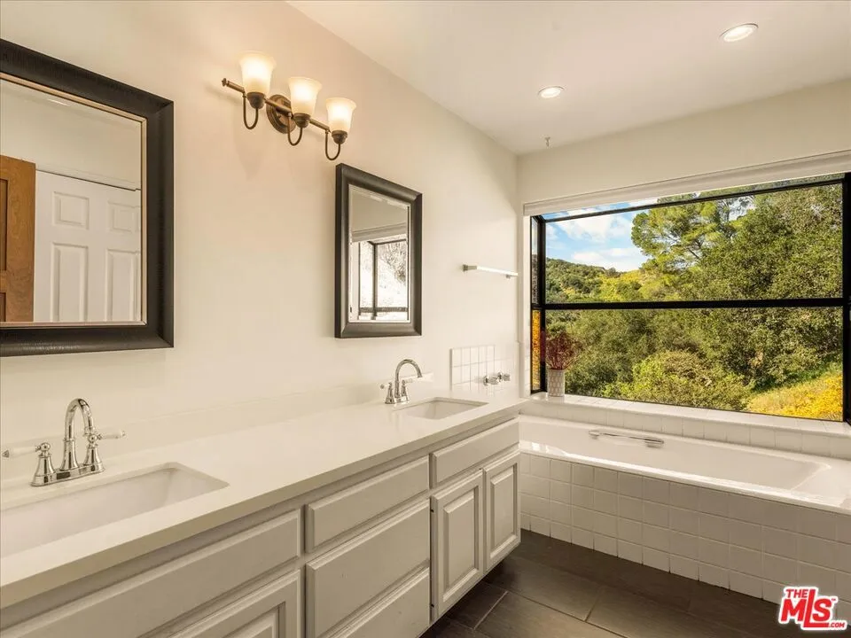 3418 Dorothy Road Topanga, CA 90290