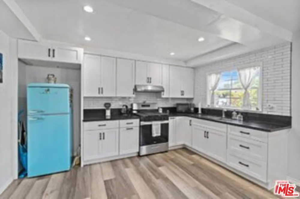 11710 Hartsook Street Valley Village, CA 91607