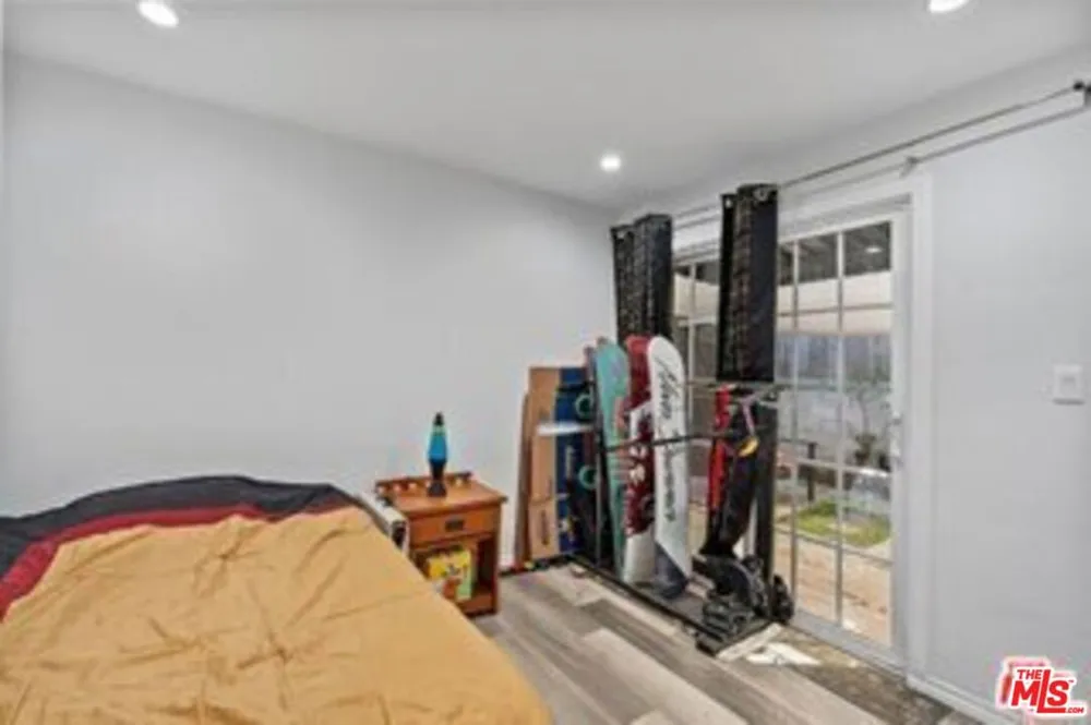 11710 Hartsook Street Valley Village, CA 91607