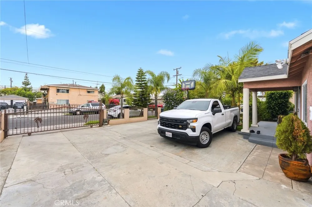 6510 Lucille Avenue Bell, CA 90201