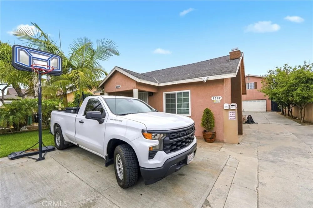 6510 Lucille Avenue Bell, CA 90201