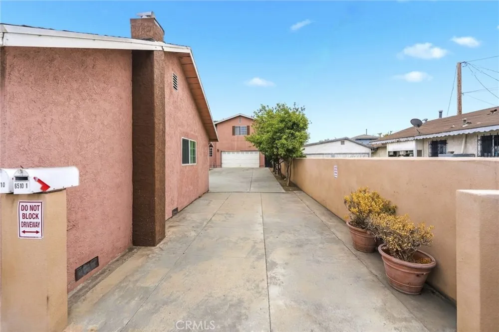 6510 Lucille Avenue Bell, CA 90201