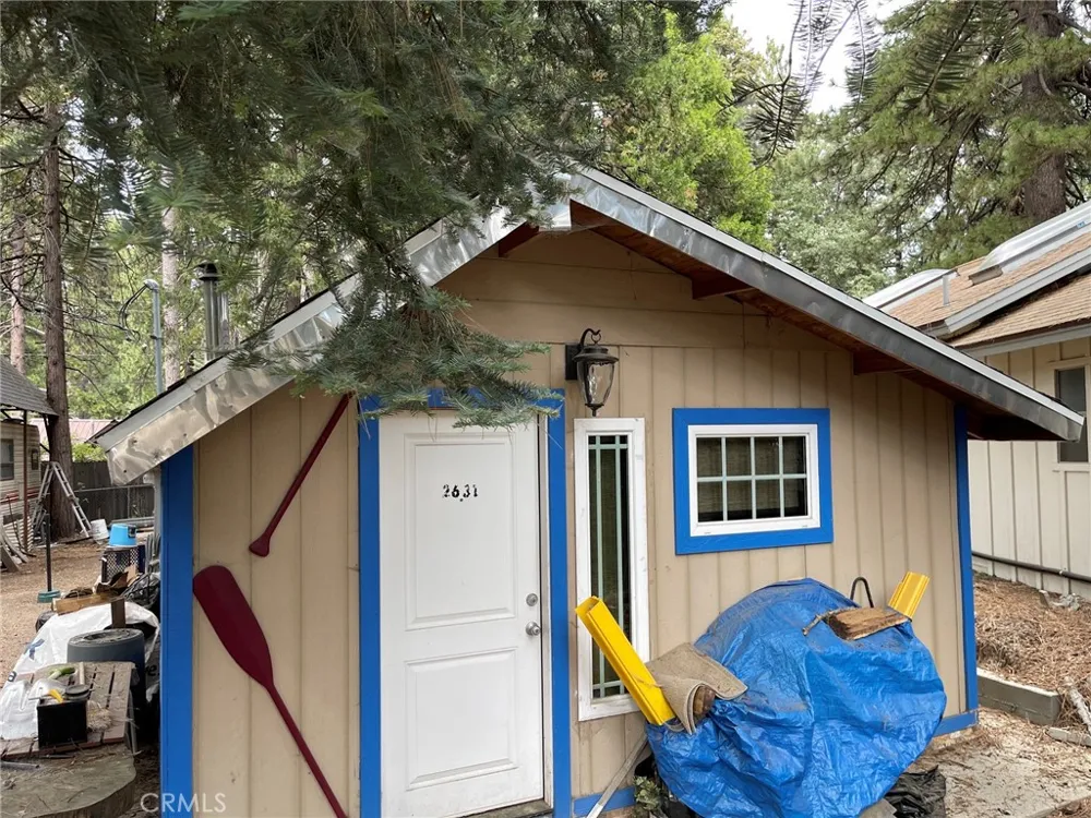 2631 Secret Running Springs, CA 92382