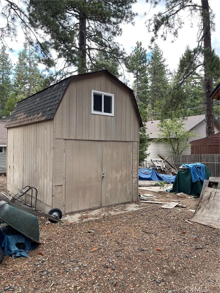 2631 Secret Running Springs, CA 92382
