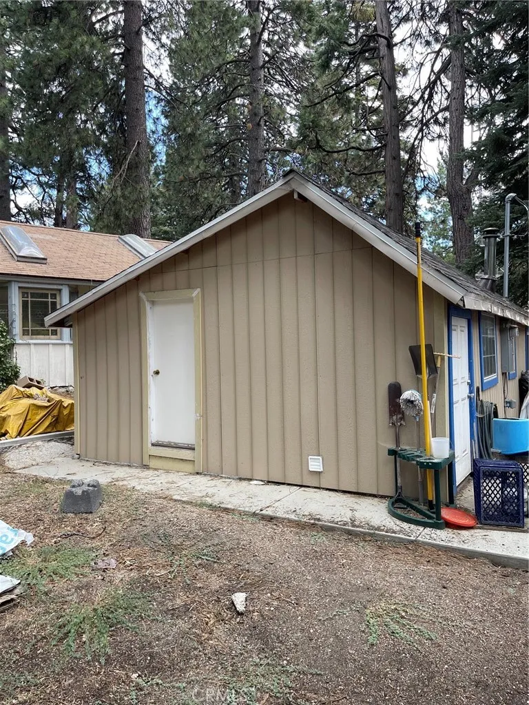 2631 Secret Running Springs, CA 92382