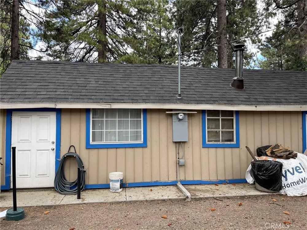 2631 Secret Running Springs, CA 92382