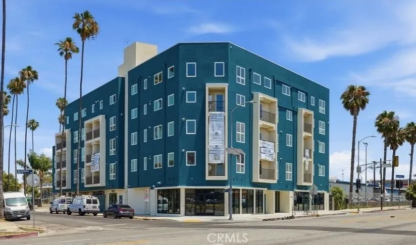 1818 S Norton Avenue #303 Los Angeles, CA 90018