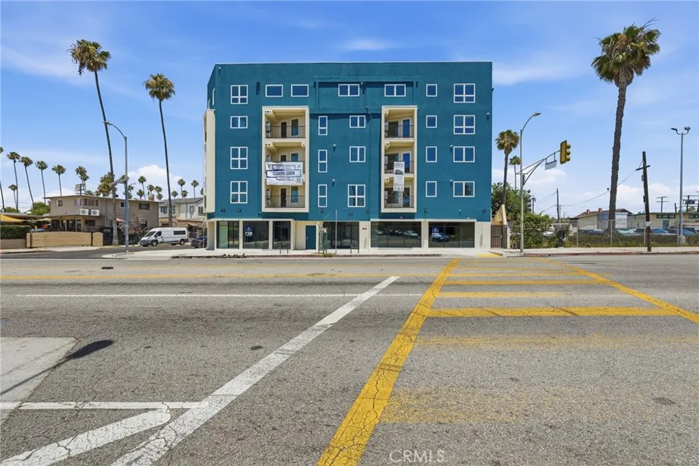 1818 S Norton Avenue #303 Los Angeles, CA 90018