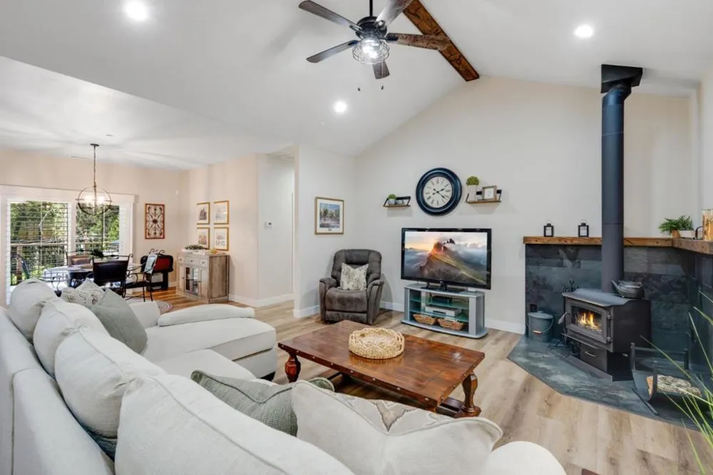 3884 Opal Trail Pollock Pines, CA 95726