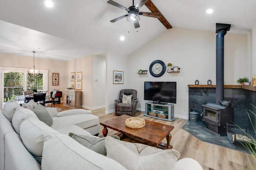 3884 Opal Trail Pollock Pines, CA 95726
