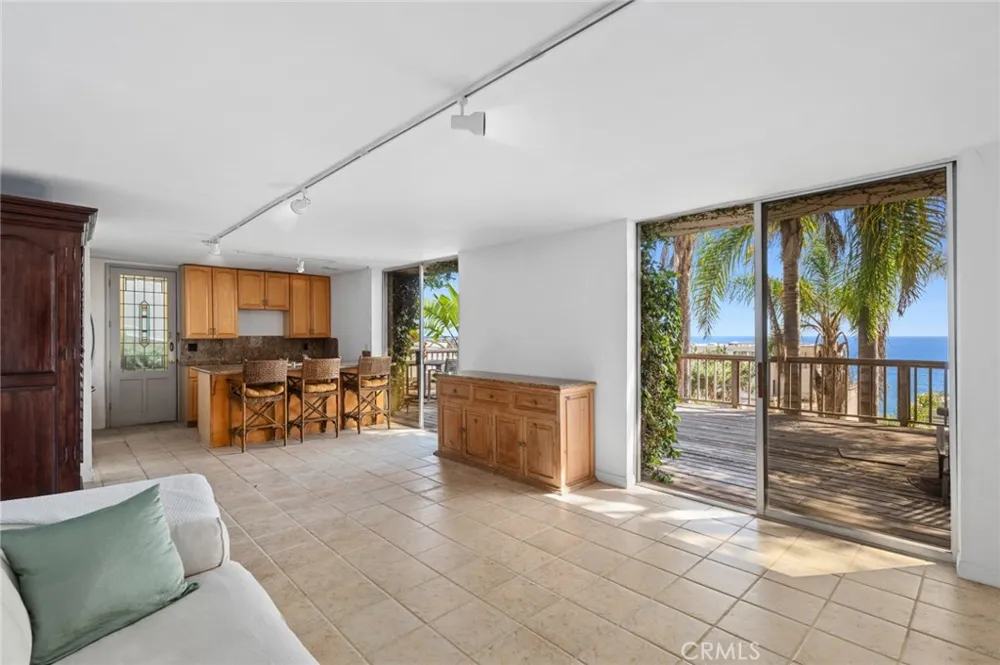 31381 Monterey Street Laguna Beach, CA 92651