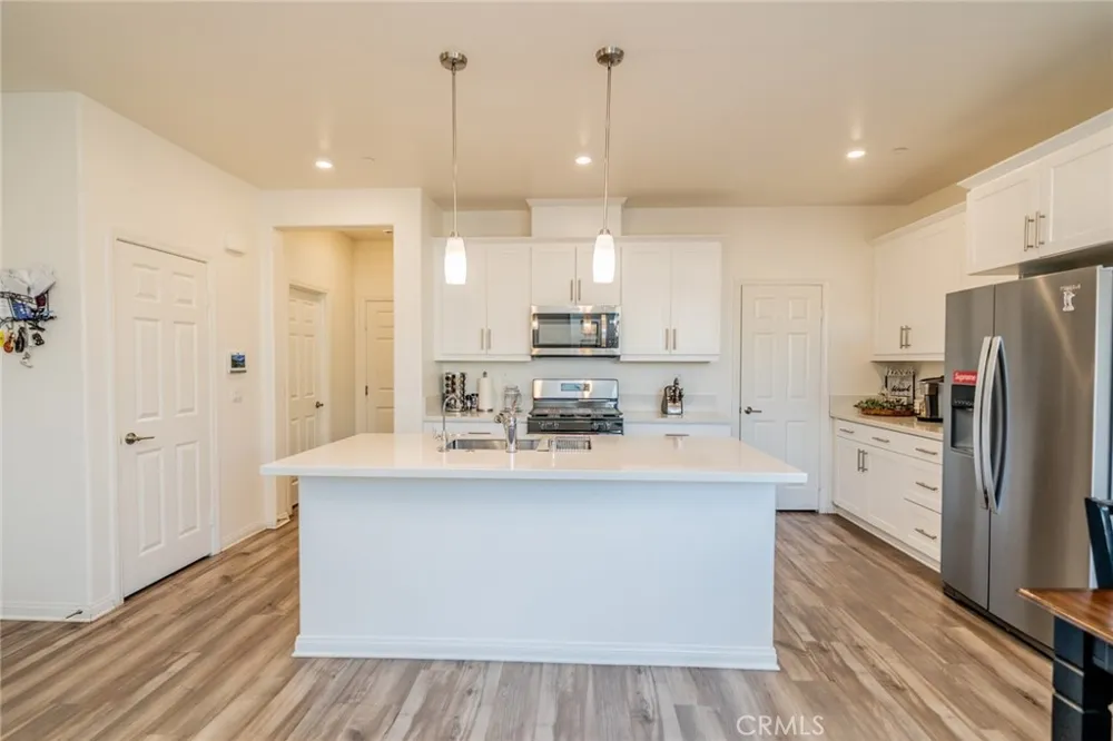 214 Bonita Lane Rialto, CA 92376