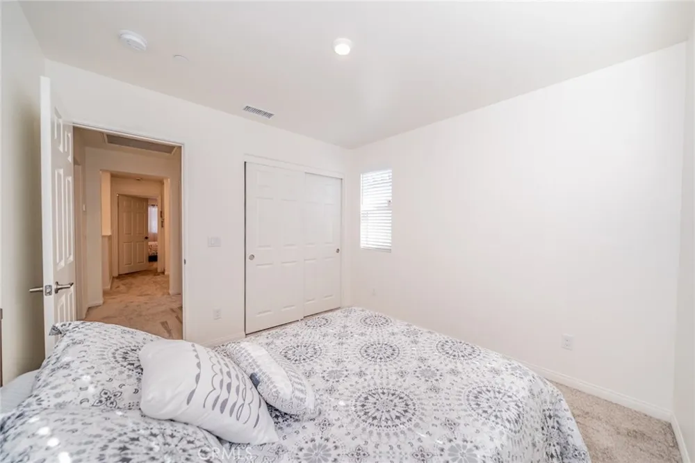 214 Bonita Lane Rialto, CA 92376