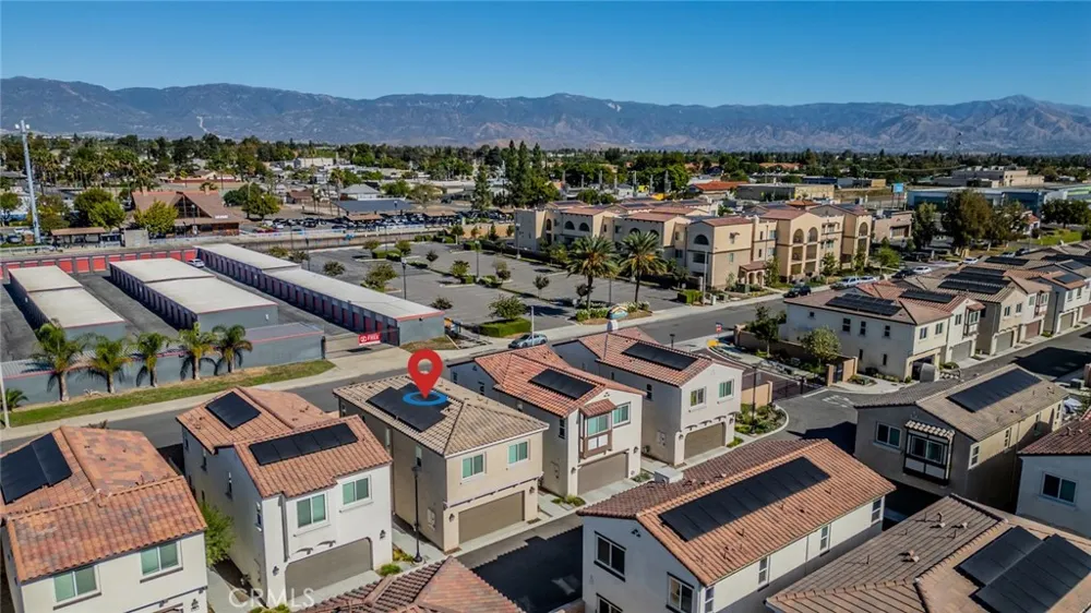 214 Bonita Lane Rialto, CA 92376