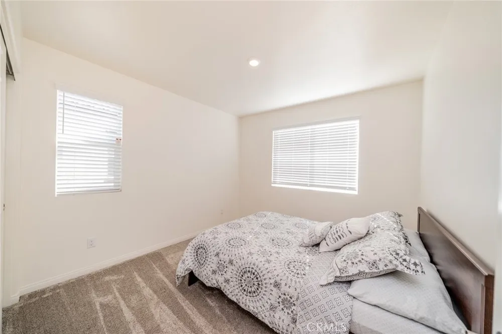 214 Bonita Lane Rialto, CA 92376
