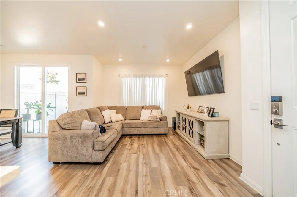 214 Bonita Lane Rialto, CA 92376