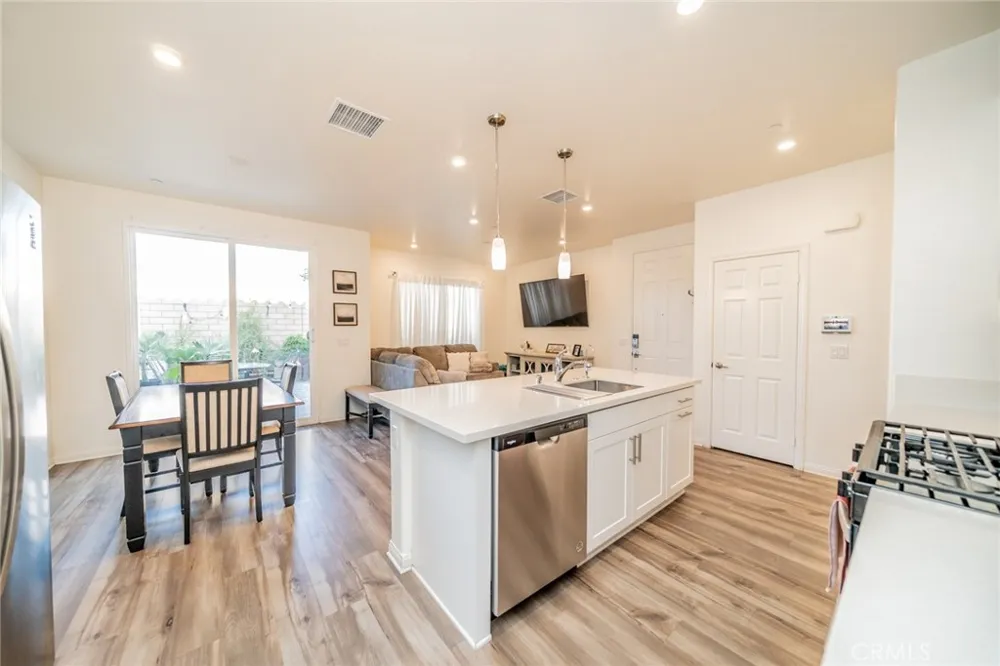 214 Bonita Lane Rialto, CA 92376